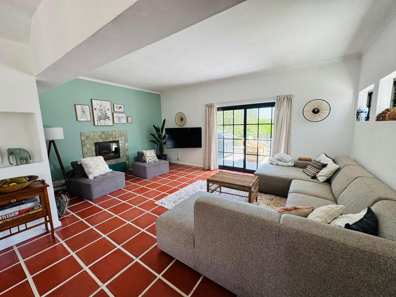 To Let 5 Bedroom Property for Rent in Sandbaai Western Cape